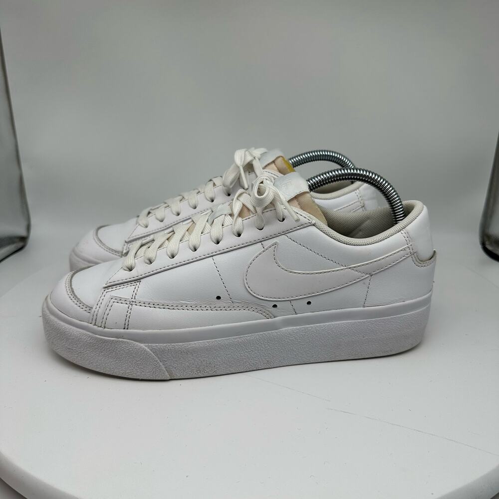 Nike Women's Blazer Low Platform Triple White Sneaker Size 9 - Picture 4 of 16